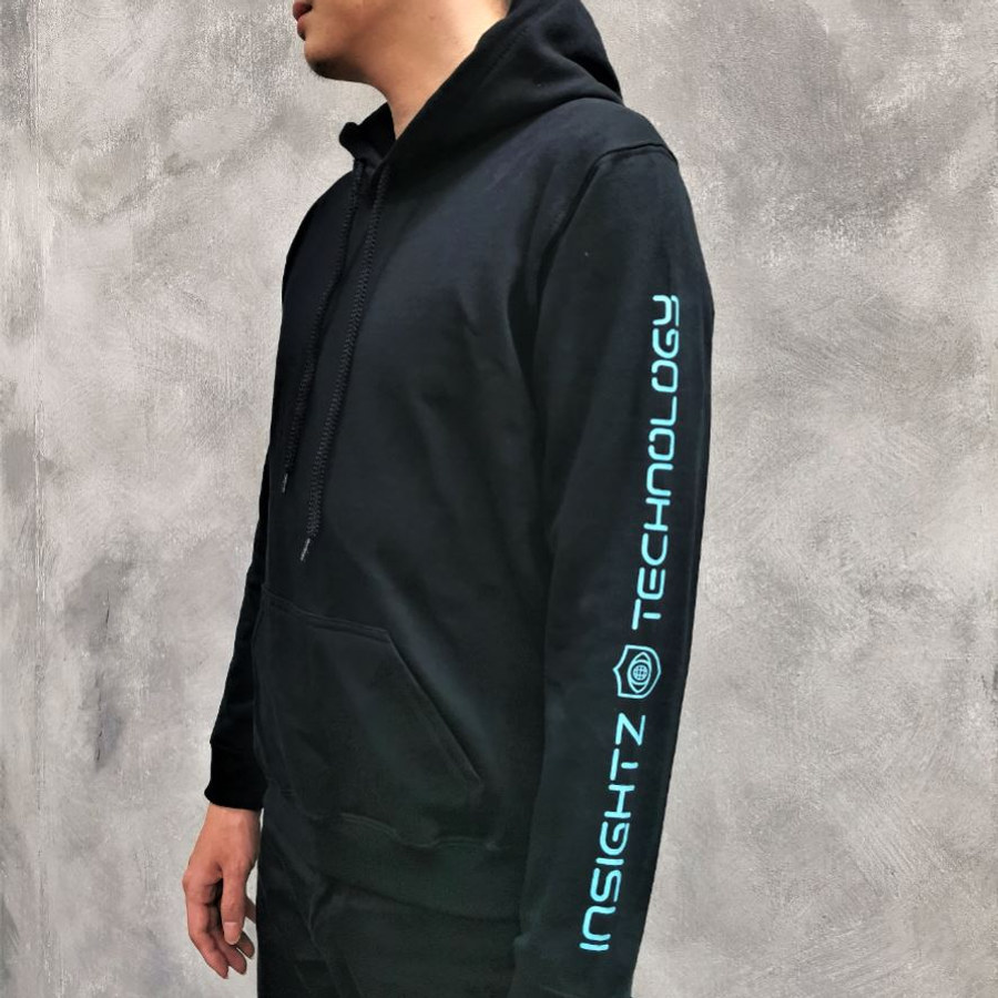 Hoodies & Sweatshirts